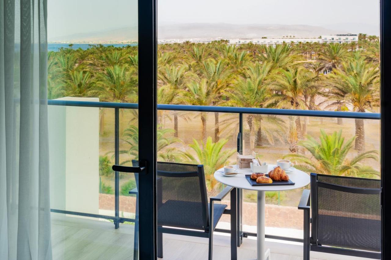 Cabogata Beach Hotel Retamar  Εξωτερικό φωτογραφία A balcony at the hotel