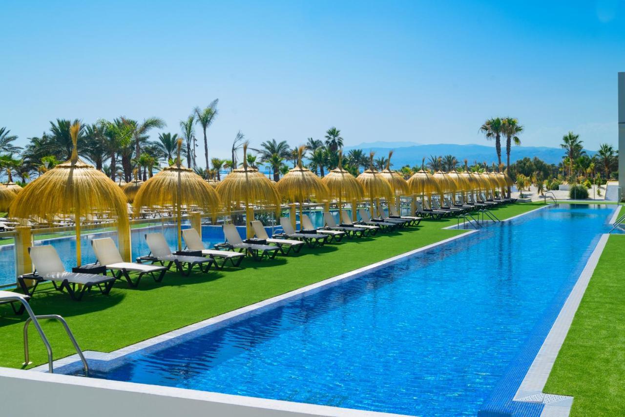 Cabogata Beach Hotel Retamar  Εξωτερικό φωτογραφία The swimming pool at the hotel