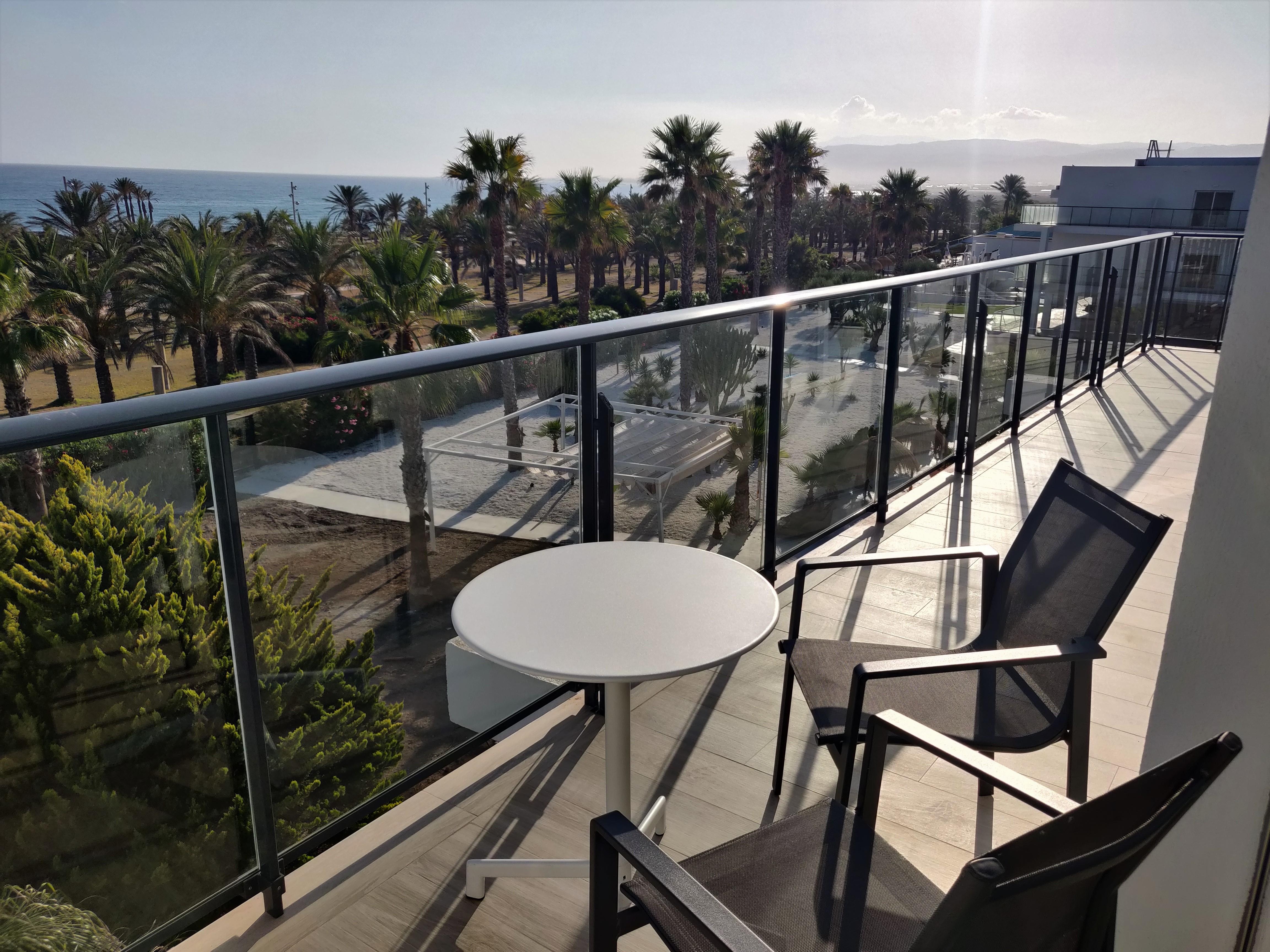 Cabogata Beach Hotel Retamar  Εξωτερικό φωτογραφία A balcony in a hotel