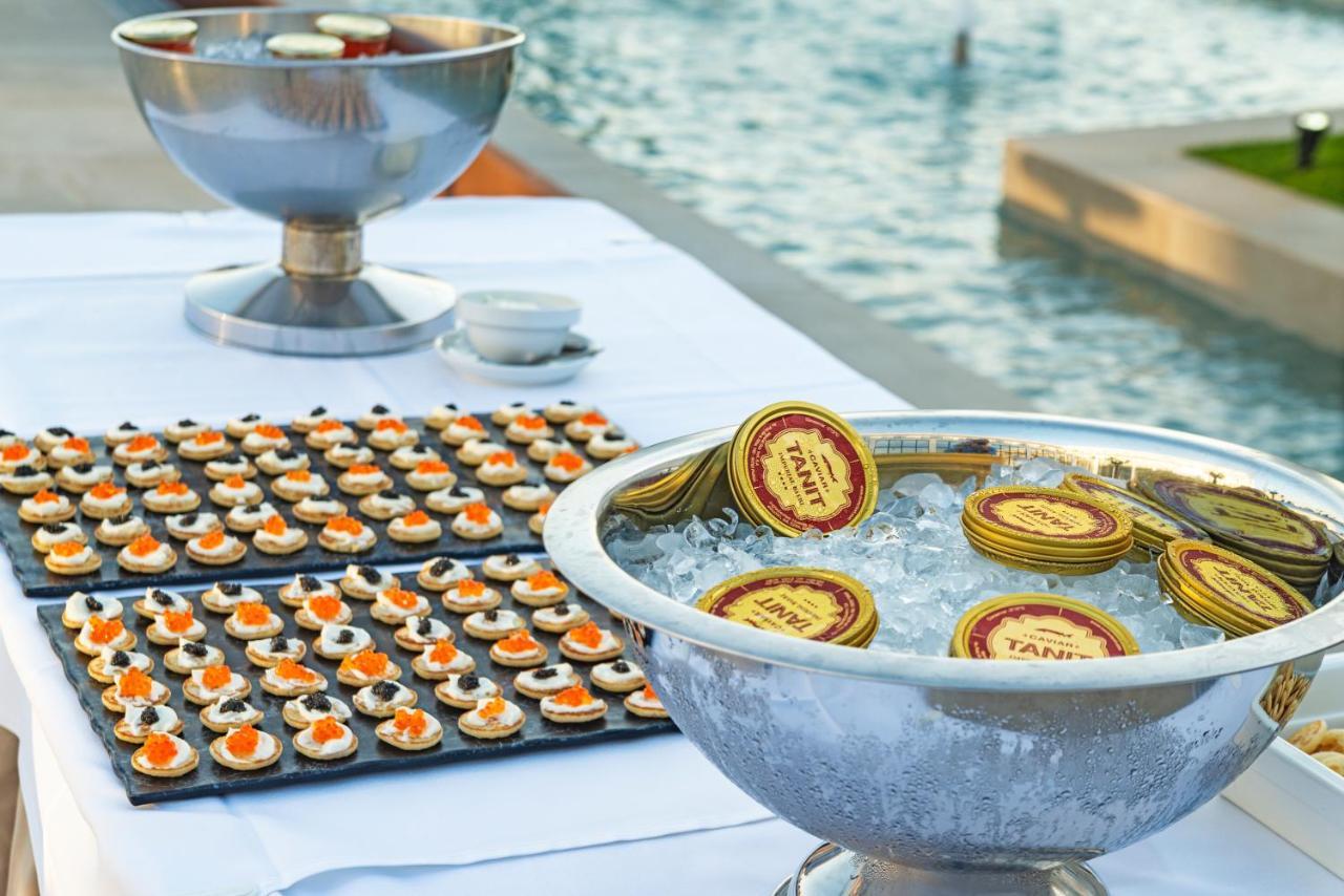 Cabogata Beach Hotel Retamar  Εξωτερικό φωτογραφία Caviar and chips at a party